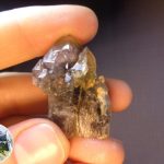 Сросток скипетровидных кристаллов (часто кристаллов-двухголовиков) светлого дымчатого кварца